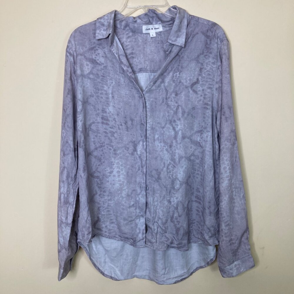 Cloth & Stone Button Down Blouse Womens Large Gray Snakeskin Print Anthropologie